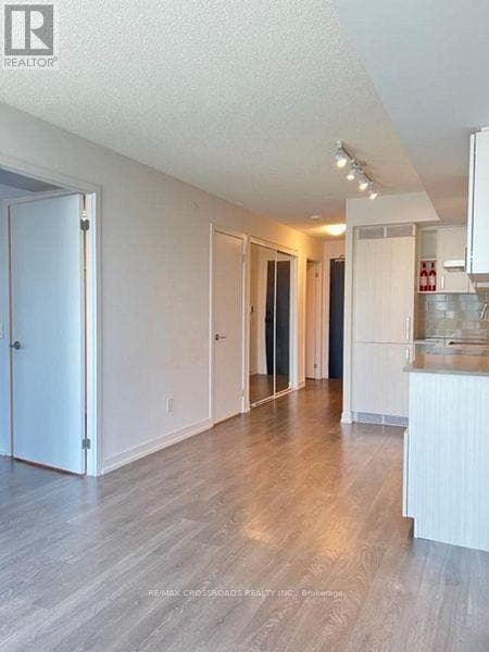 Photo du bâtiment - 125-2125 Redpath Ave