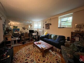 Building Photo - 1559 Beacon St
