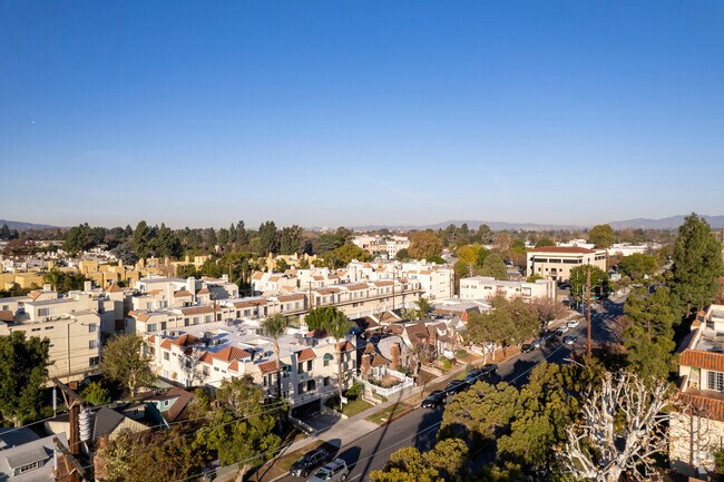 Aerial Photo - 319 N Hollywood Way