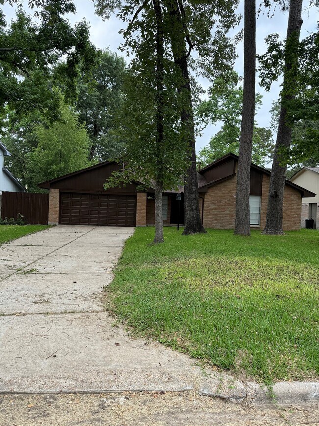 Building Photo - 2075 Little Cedar Dr