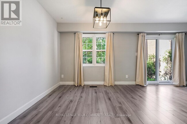 Photo du bâtiment - 2120 Rathburn Rd E