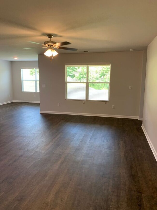 Building Photo - *Valentine's Day Special!* Four Bedroom | ...