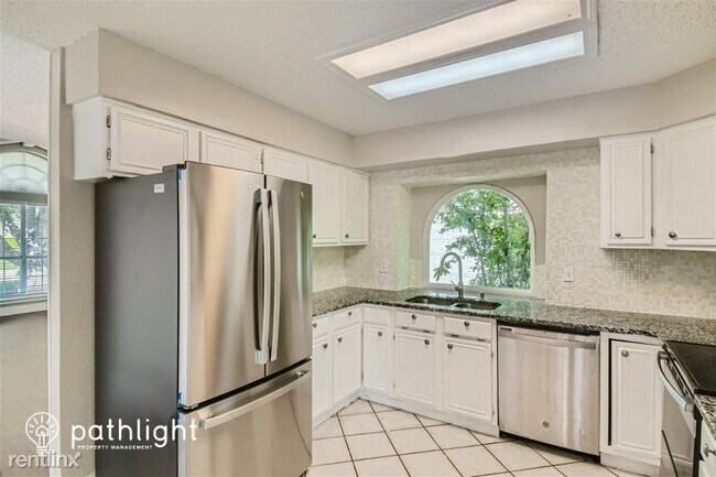 Foto del edificio - 3 br, 2.5 bath House - 4666 Essex Court UNIT