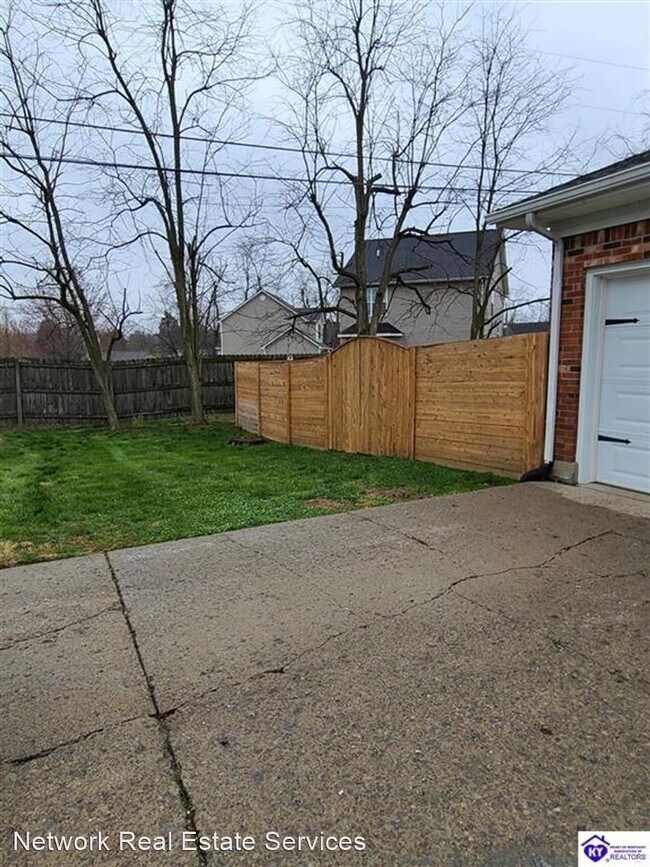 Foto del edificio - 3 br, 1.5 bath House - 1506 W. Elm Road