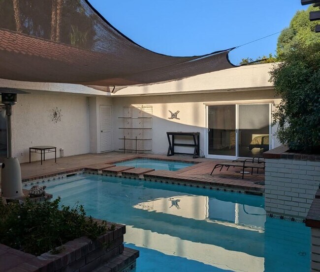 Foto del edificio - 79090 Barwick Pl