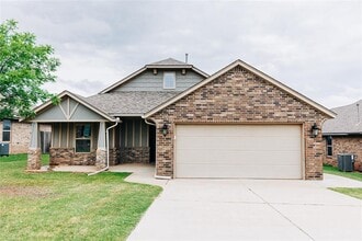 Building Photo - 8701 SW 37th St