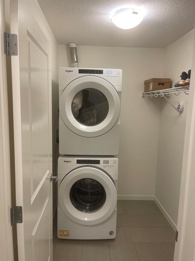 Photo du bâtiment - 1 Bed 1 Bath Unit in Calgary, AB