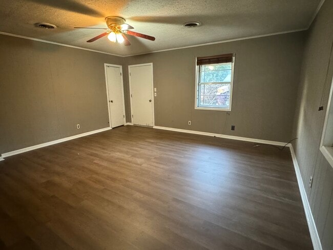 Building Photo - 117 Hayes Dr