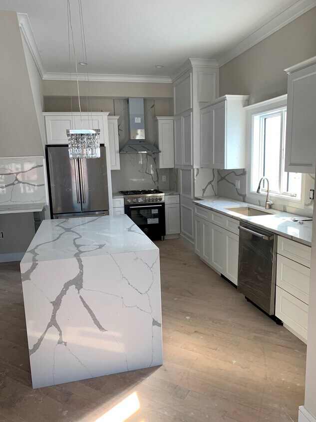 Interior Photo - 82 W Ruby Ave