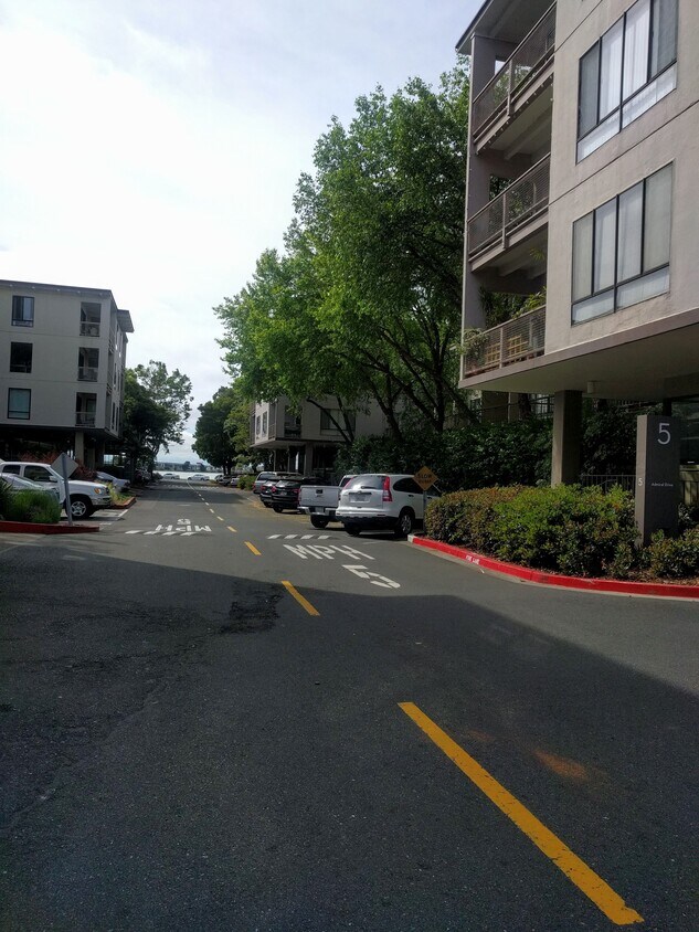 5 Admiral Dr Unit 309, Emeryville, CA 94608 Condo for Rent in