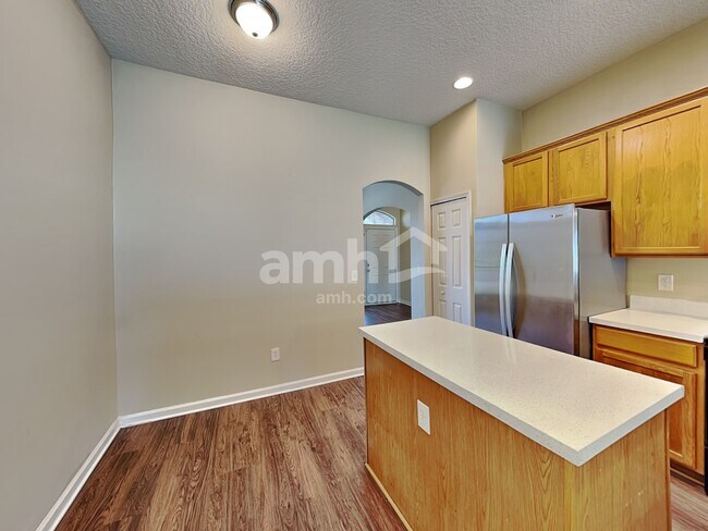 Foto del edificio - 9177 Prosperity Lake Dr