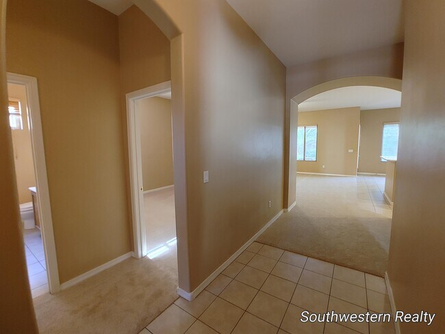 Photo - 439 E Camino Nubes Blancas House