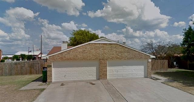 Building Photo - 545 Canary Ln