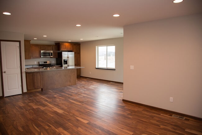 Building Photo - 6385 Pawnee Ln