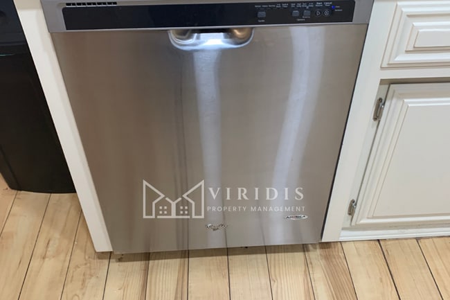 Building Photo - 1001 Mohawk St