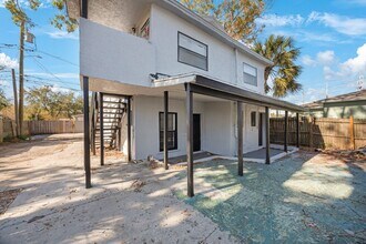 Building Photo - 935 Union St S