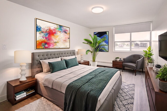 Building Photo - Kings Tower