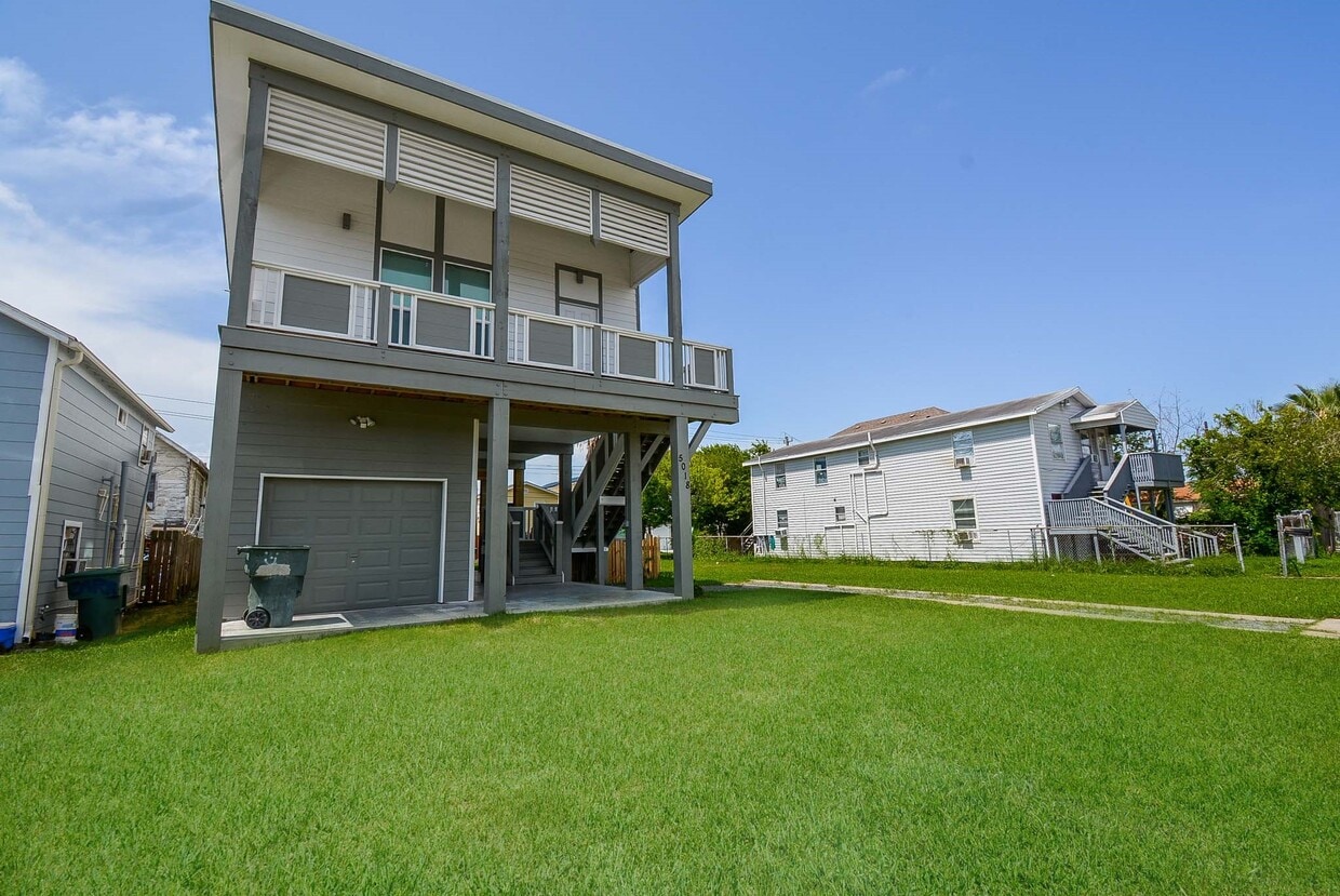 Primary Photo - 5018 Avenue M 1/2