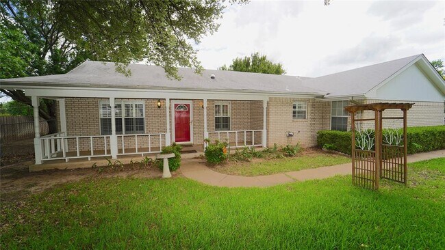 Building Photo - 1606 E Bankhead Dr