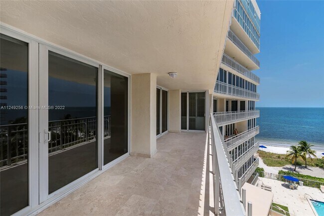Foto del edificio - 600 Grapetree Dr