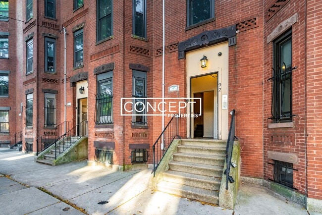 Foto del edificio - 92A Hammond St. Unit 1B