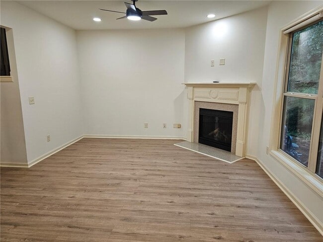 Building Photo - 6390 Elmshorn Way