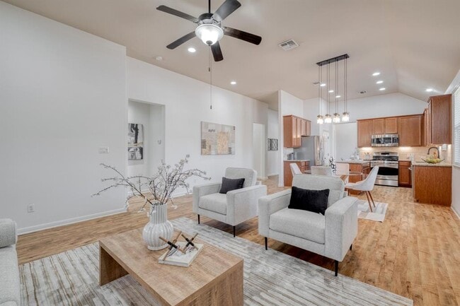 Foto del edificio - 2213 Lookout Range Dr