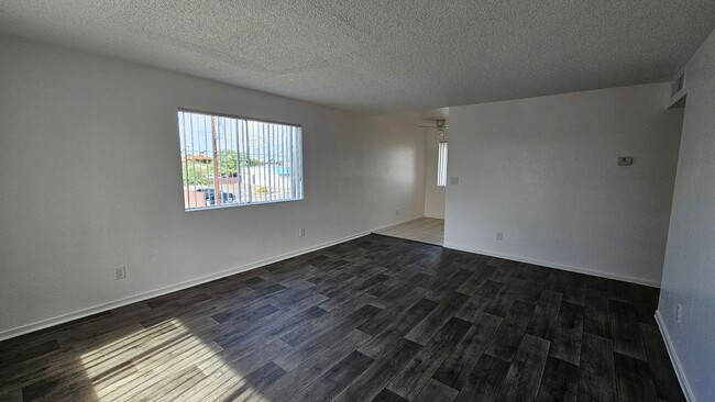 Photo - **Move in Special!!** 2Bed 1Bath Apartment Home!!