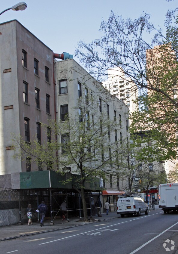 Building Photo - 135 Lexington Ave