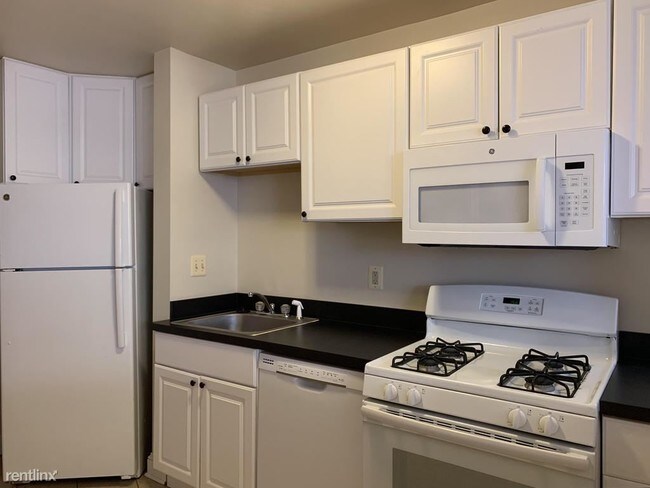 Foto del edificio - 2701 Cortland Pl NW