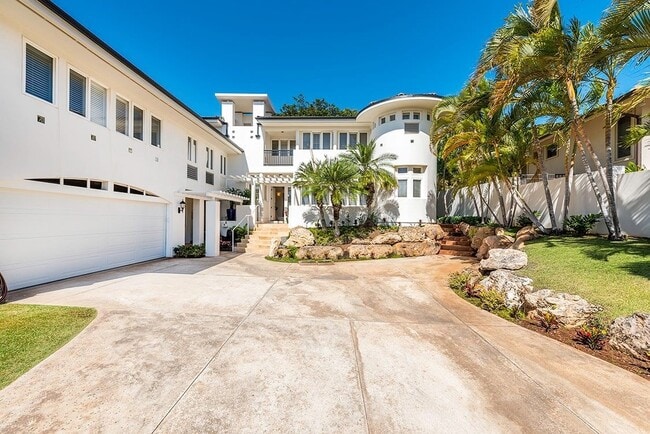 Building Photo - 542 Ahina St