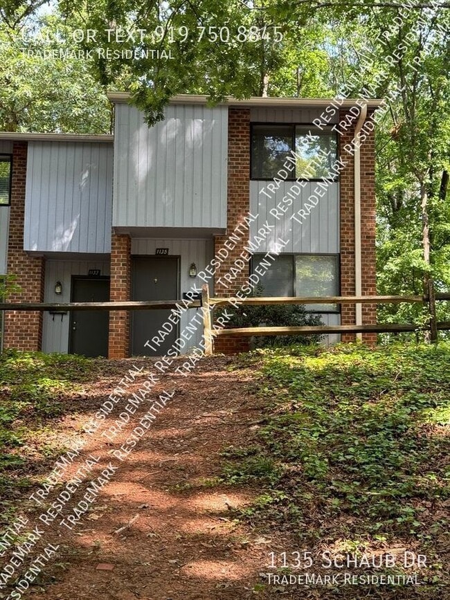 Building Photo - 1135 Schaub Dr