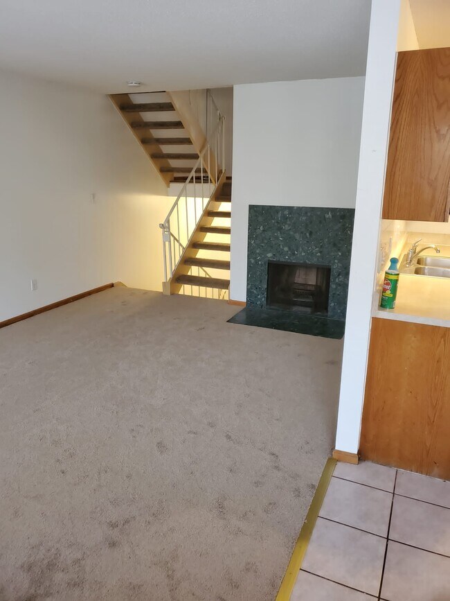 Building Photo - 3248 Valley Ridge Dr