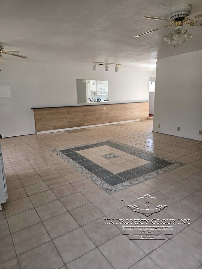 Building Photo - 17801 Penn Valley Dr
