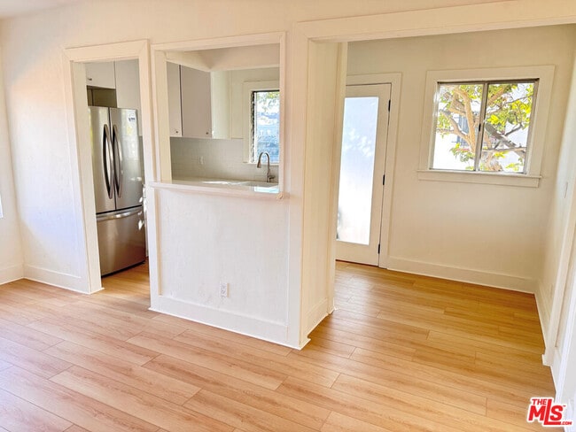 Building Photo - 3642 Seneca Ave