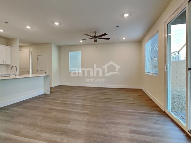 Building Photo - 10374 Bee Balm St