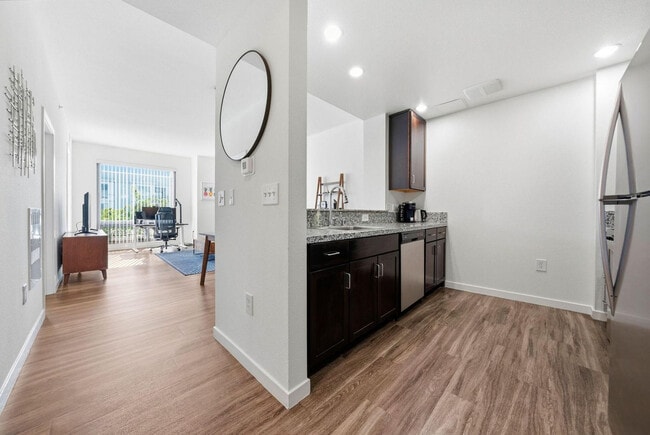 Building Photo - 1201 4th St