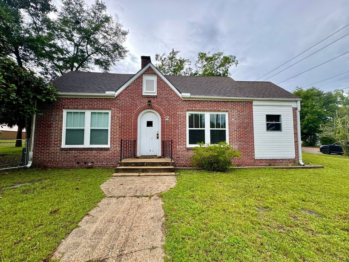 211 N Varner St, Bonifay, FL 32425 House Rental in Bonifay, FL