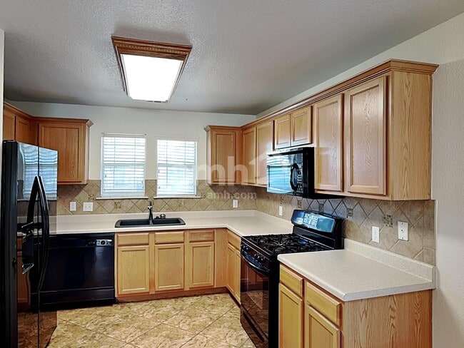 Building Photo - 1805 Lost Maples Loop