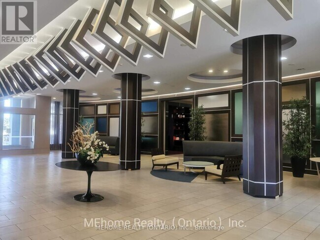 Photo du bâtiment - 5793-5793 Yonge St