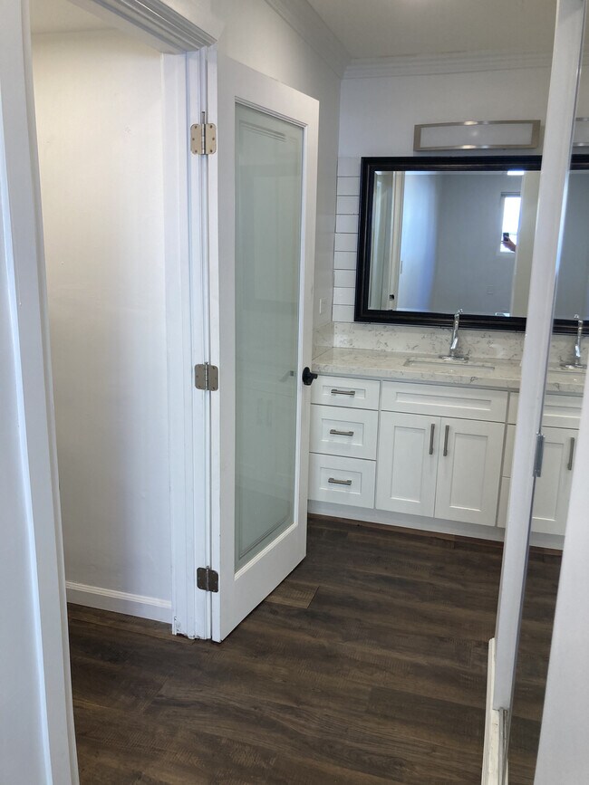 Foto del edificio - Bakman Hall