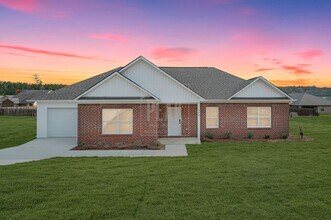 Building Photo - 540 Woodland Cir