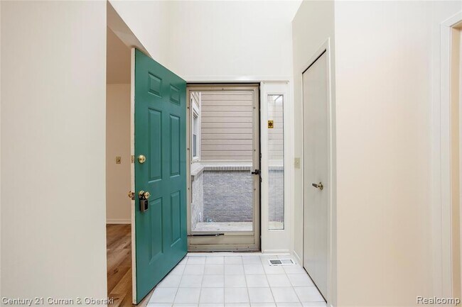 Foto del edificio - 9429 Westwind Dr