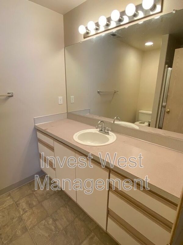 Foto del edificio - 16203 NE 8th St