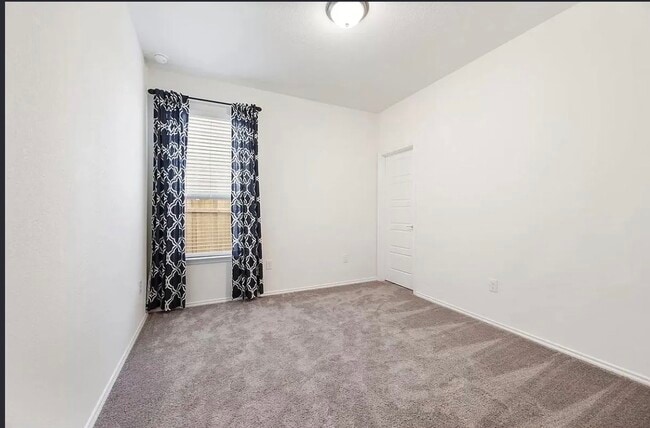 Building Photo - 100 Jarbridge Dr