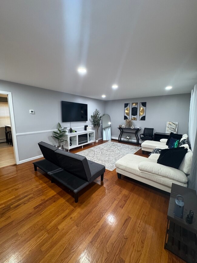 Foto del edificio - 230 Stonybrook Rd