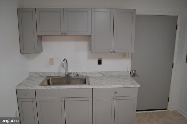 Foto del edificio - 127 N Market St