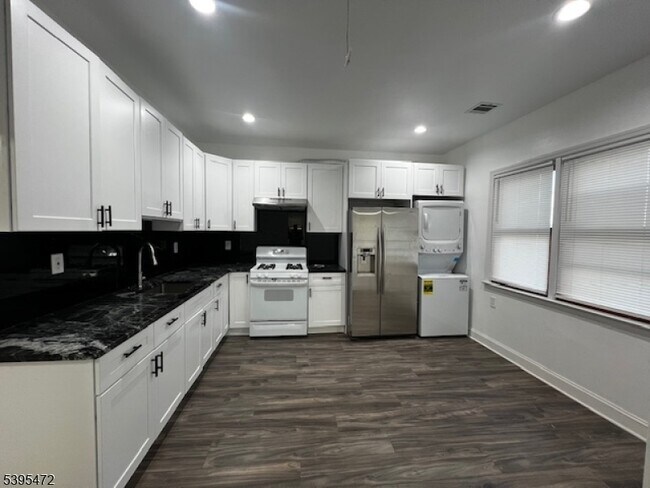 Foto del edificio - 110 Rockland Ave