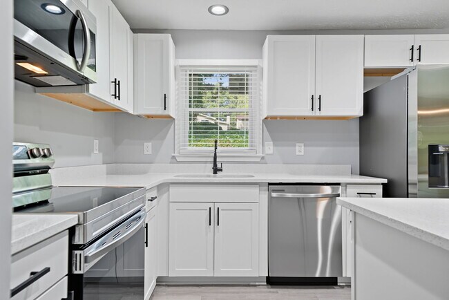 Building Photo - 3198 Booths Ct