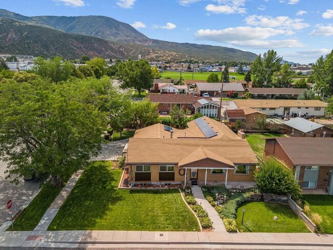 Foto del edificio - Single Family Home Close to SUU and Cedar High School